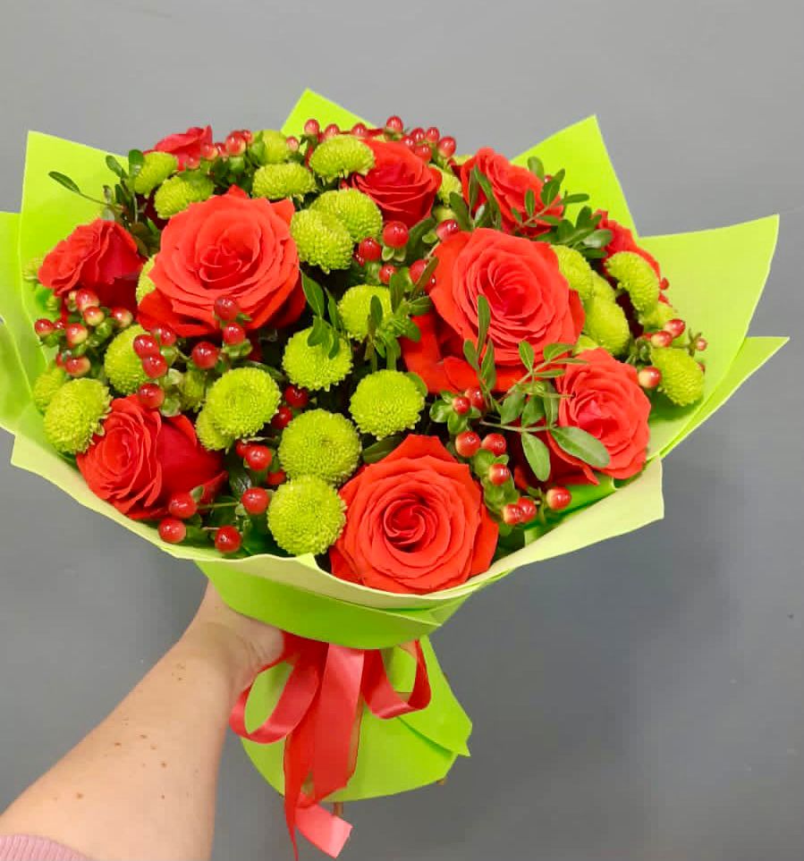 Букет цветов из: Хризантемы и Розы в Елизаветино