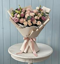 Букет цветов из:  Розы и Лизиантусы в Елизаветино
