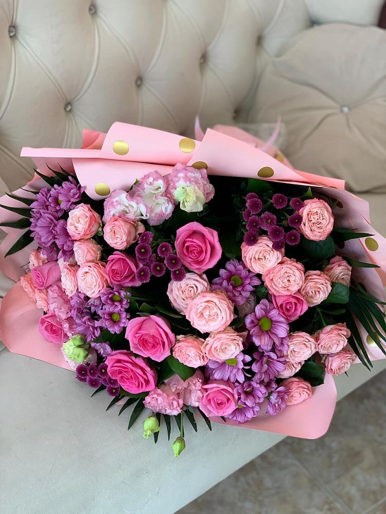 Букет цветов из: Хризантемы, Розы и Лизиантусы в Елизаветино