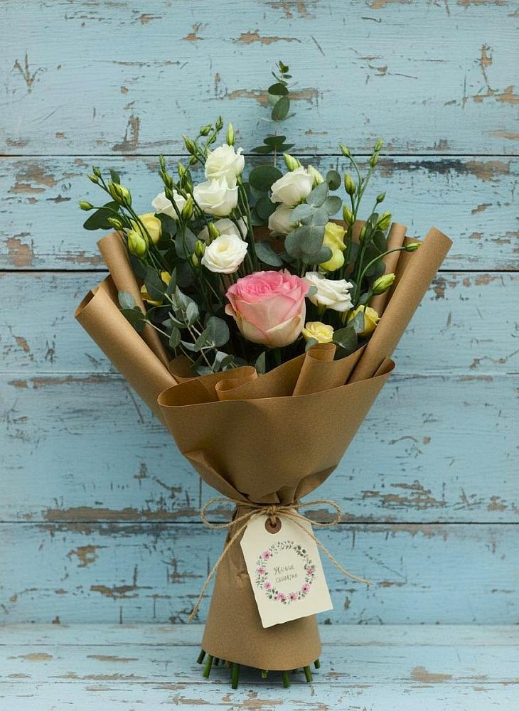 Букет цветов из: Розы и Лизиантусы в Елизаветино