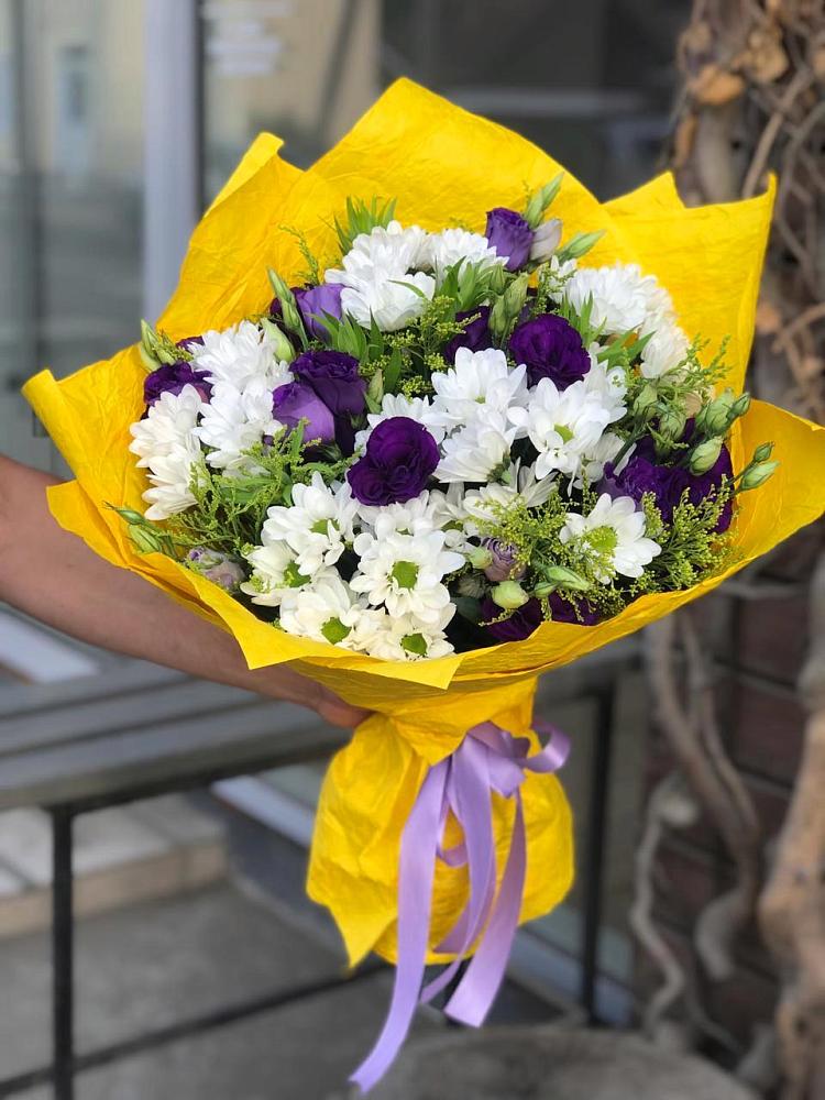 Букет цветов из: Ирисы, Хризантемы и Ромашки в Елизаветино