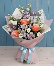 Букет цветов из:  Лизиантусы, Розы, Альстромерии и Гипсофила в Елизаветино