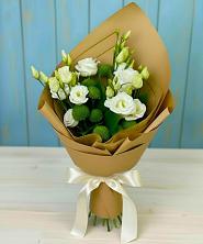 Букет цветов из:  Хризантемы и Лизиантусы в Елизаветино