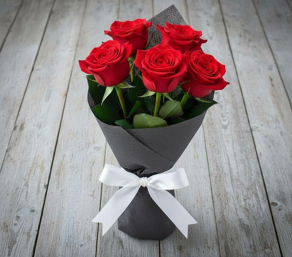 Букет 5 Красных роз Эдлесс Лав в Елизаветино