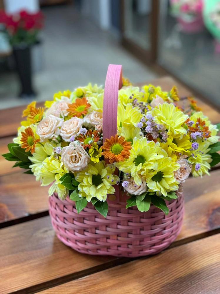 Цветочная композиция из Хризантемы и Розы в корзине в Елизаветино