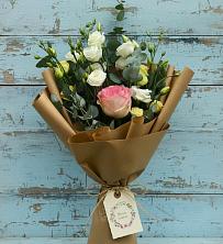 Букет цветов из:  Розы и Лизиантусы в Елизаветино