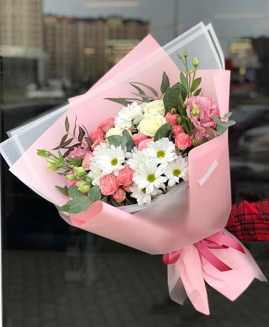 Букет цветов из: Розы, Лизиантусы и Хризантемы в Елизаветино